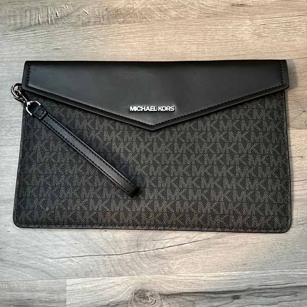 Michael Kors wallet/wristlet